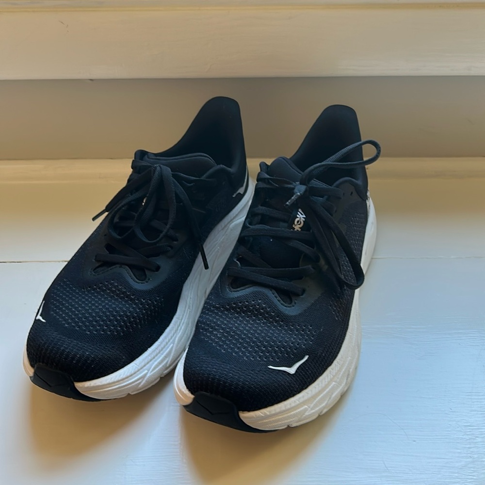 Hoka Arahi 7 size 9B Bksck/white